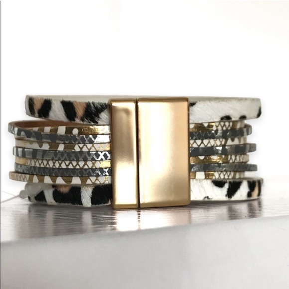 LEOPARD PRINT MULTI STRAND LAYERED BRACELET - Picture 4 of 4